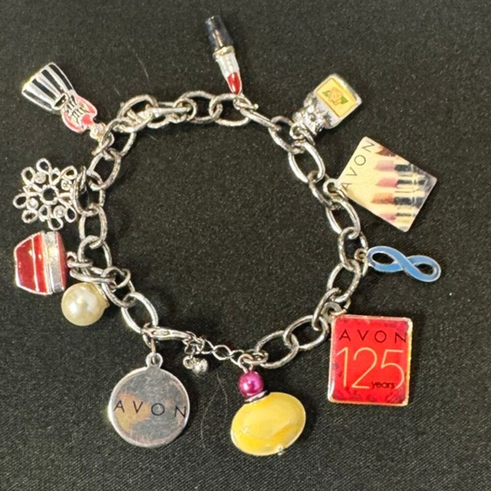 Avon 125th Anniversary 12 Charms 8.5” Charm Bracelet Pre-owned‎